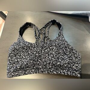 Lululemon Black and White Sports Bra A046